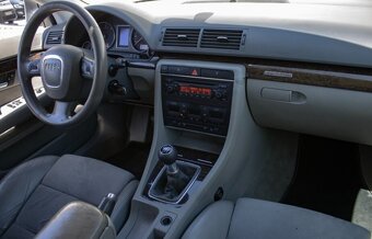 AUDI A4 2.0 TDI QUATTRO - 11