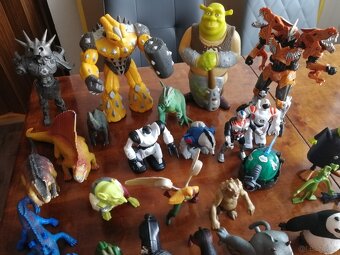 Figurky a zvířata - sbírka - 11