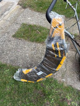 DAKR Triton Enduro 2 + mulčovač DAKR MTR - 11