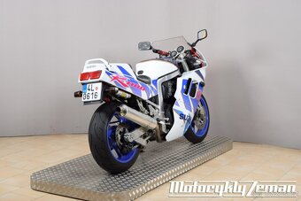 Suzuki GSX-R 1100 1992 - 11