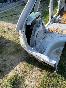 Škoda Rapid bok/čtvrtka - 11