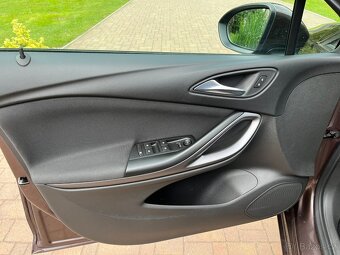 Opel Astra 1.4 T 92kW Tempomat Serviska - 11