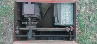 STAVEBNÍ VRÁTEK S KONSTRUKCÍ - OKAMŽITĚ K POUŽITÍ - UŠETŘETE - 11