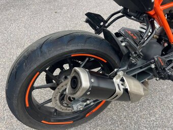 KTM 125 Duke - 11