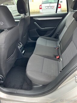 ŠKODA OCTAVIA 2.0 TDi 82.800 km SERVISNÍ KNIHA - 11