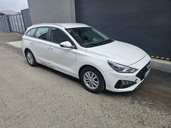 Hyundai i30 kombi 1.6crdi 85kw r.v 10/2020 kamera 2xklič -ČR - 11