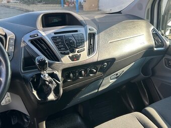Ford Transit Custom 9 míst 2,2TDCi 125 PS L2H2 TZ 2016 - 11