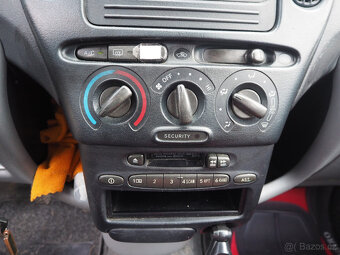 Toyota Yaris VERSO 1.3 KLIMA - 11