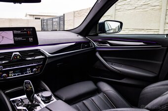 BMW 520d Touring / M Paket / HK Audio / TOP STAV / PANORÁMA - 11