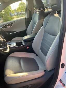Toyota Rav4 2.5 Hybrid 4x4, Executive, DPH, záruka 2026 - 11