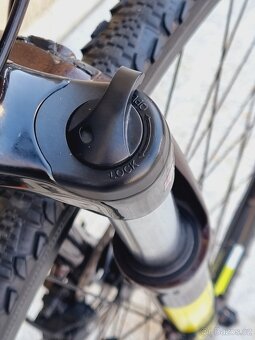 #55 Krosové kolo Giant , pro 160-170cm - 11