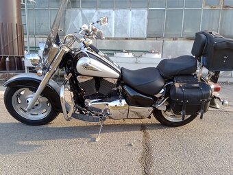Suzuki VL1500 Intruder - 11