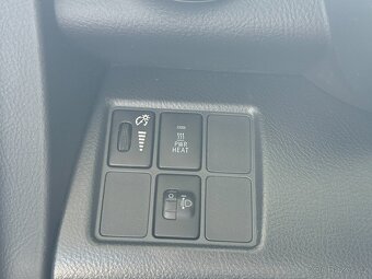 Toyota RAV4 2,2 110kW,4X4,PŮVOD ČR - 11