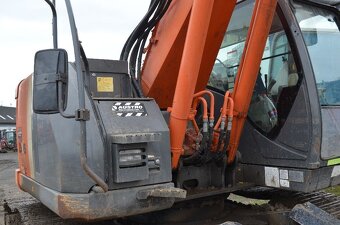 HITACHI ZX225 PÁSOVÉ RYPADLO - 11