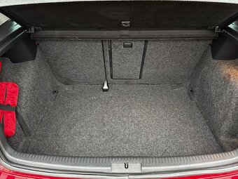 VW Golf VI 1.4i 59kw, r.2010, serviska, rozvody, klima - 11