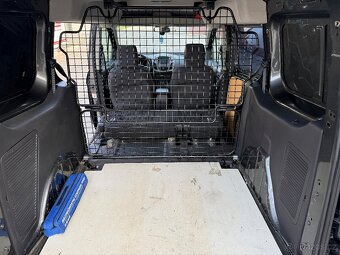 Ford Transit Connect - 11