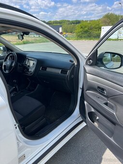 Mitsubishi Outlander, diesel 110kW, 7 míst, tažné, manuál - 11