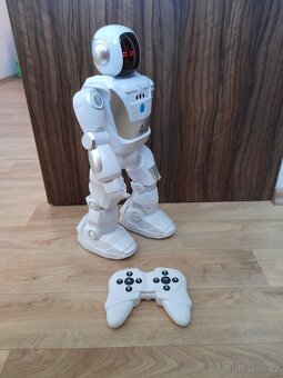Robot YOOO NEO 40cm programovatelný, hraje, pro věk 5+ - 11