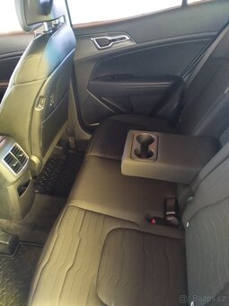 Prodám Kia Sportage model 2024, 1,6 T-GDI, výbava TOP, 1. ma - 11