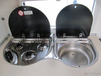 Prodám karavan Hobby 440 sf,r.v.2012 + mover + předstan. - 11
