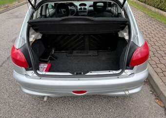 Peugeot 206 1,4 HDi nová stk malá spotřeba nafta - 11