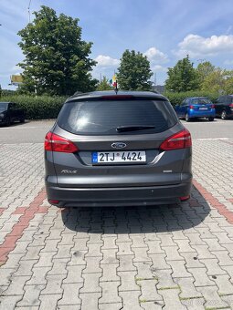 Ford Focus 1.0 92kw EcoBoost šedá metalíza - 11