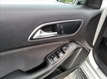 Mercedes A - 1,6i - 90kW (2017)... na splátky VŠEM - 11