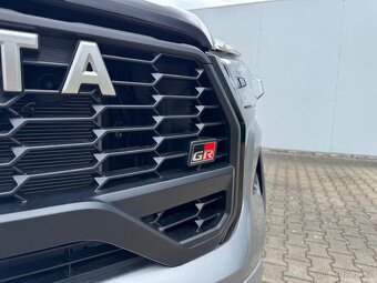 Toyota Hilux GR SPORT 2 MY25 NOVÉ VOZIDLO - 11