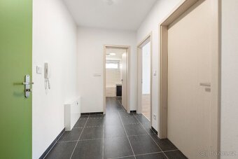 Litomyšl , 2kk, balkon, sklep, komora, garážové stání v domě - 11