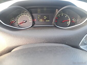 Peugeot 308 2.0HDi 110kw - 11