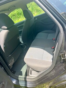 Ford Focus Trend 1.4i - 11