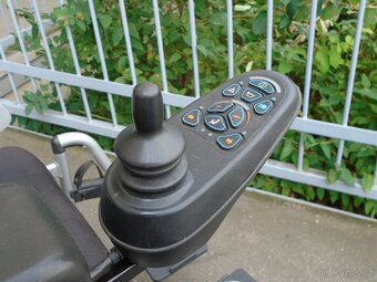 Elektrický invalidní vozík,plus 2x nové akumulátory - 11