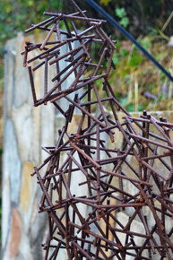 Plastika Kráčejícího muže - prodano - 11