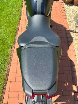 Yamaha MT-07 (4200km) – Jako nová, s výfukem MIVV - 11