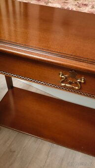 Konzolovy stolek - 11