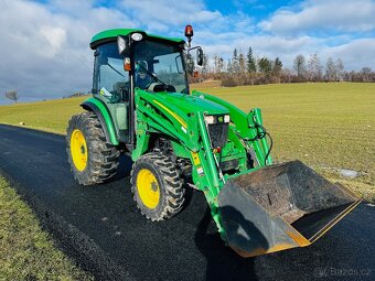 Komunální traktor JOHN DEERE 4720 - 11