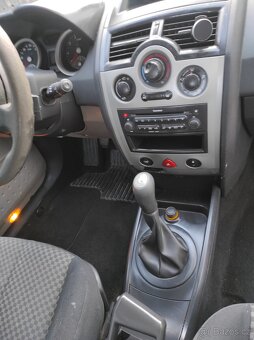 Renault Megane combi 1.6 benzín - 11