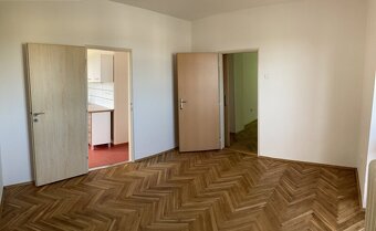 Pronájem 2+1,zaskl. lodžie, Pardubice-Polabiny - 11