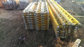 Stropni Bedněni Peri pronájem - 11