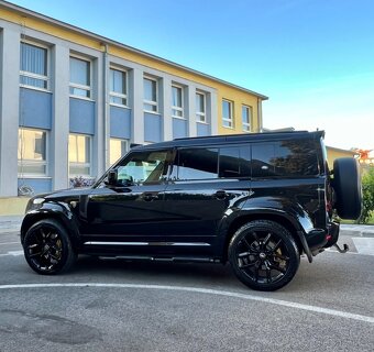 Land Rover Defender Limited - 11