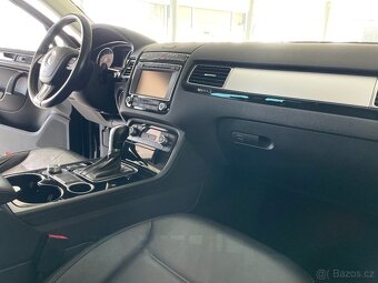 Volkswagen Touareg 3,0TDI V6 4Motion Kůže - 11