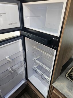 Nové Carado T338 S (Ducato 103kW), 5 míst - 11