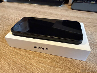 iPhone 15 Black 256GB záruka - 11