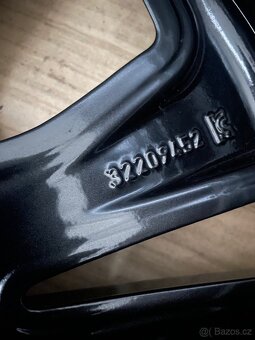 Original zimní Volvo XC60 r18 + 235/60/18 90% - 11