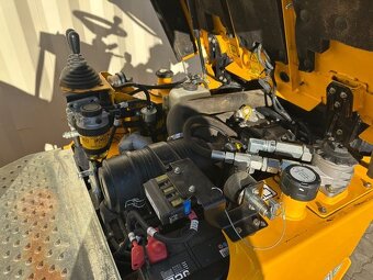 Prodám kolový minidumper JCB 1T 2S5 - 11