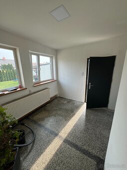 Prodej RD 300m2 - 3 bytové jednotky + garáž, zahrada - 11