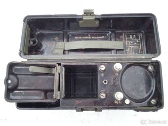 Tesla TP25 - Vojenský bakelitový telefon s induktorem - ČSSR - 11
