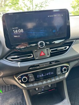 Hyundai i30 combi 1.5 DPi NOVÝ  - 11