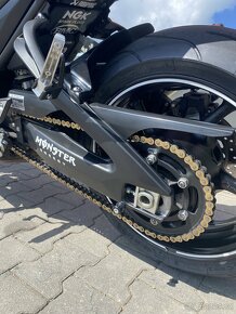 Yamaha FZ8N - 11