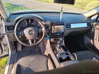 VW Touareg 3.0 TDI Klima Alu Tažné Model Model 2011.-- - 11